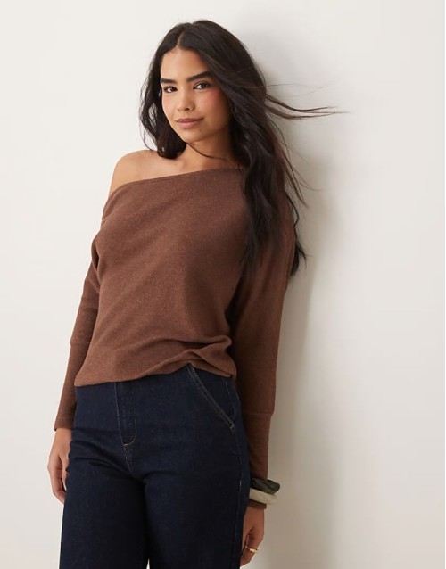 off shoulder slouchy supersoft top in brown