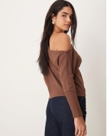 off shoulder slouchy supersoft top in brown