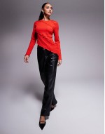 long sve crinkle textured top with asymmetric hem in red