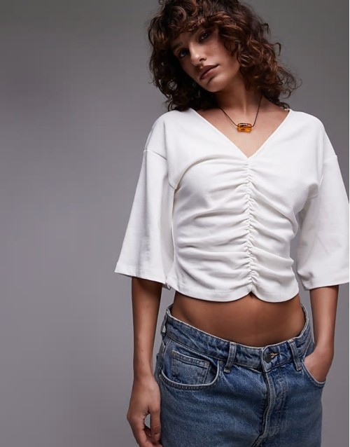 ruched v-neck short sve top in ivory